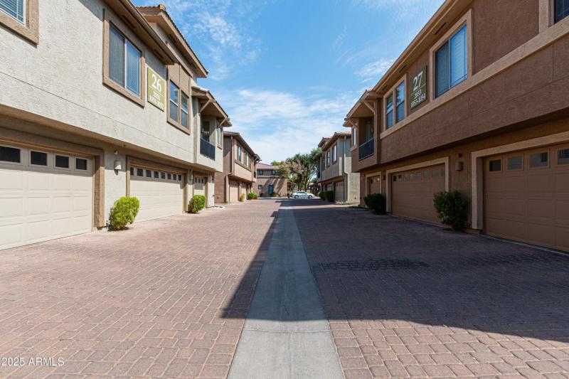 1225 N 36th St #2051