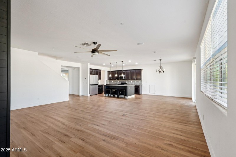 8-web-or-mls-S 105th Dr-S2108-008