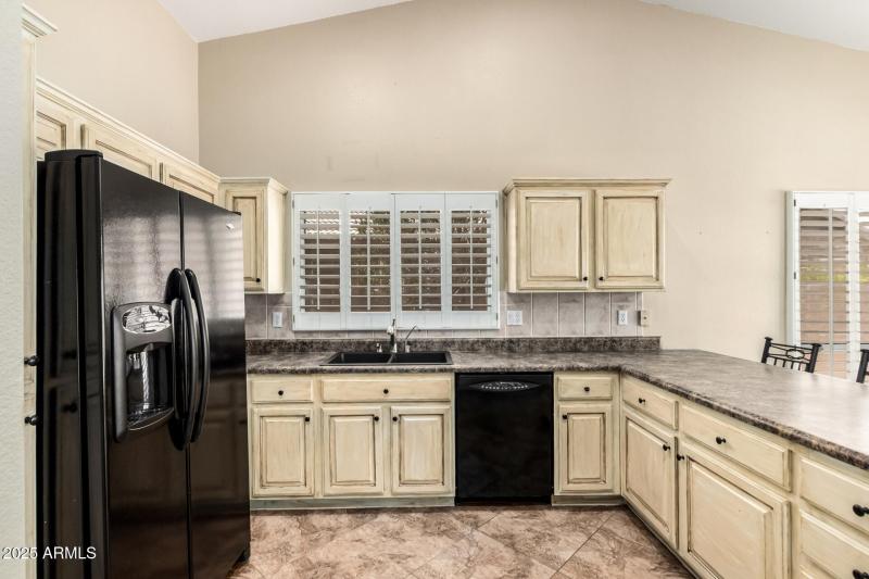 12 Lots of Cabinet Space