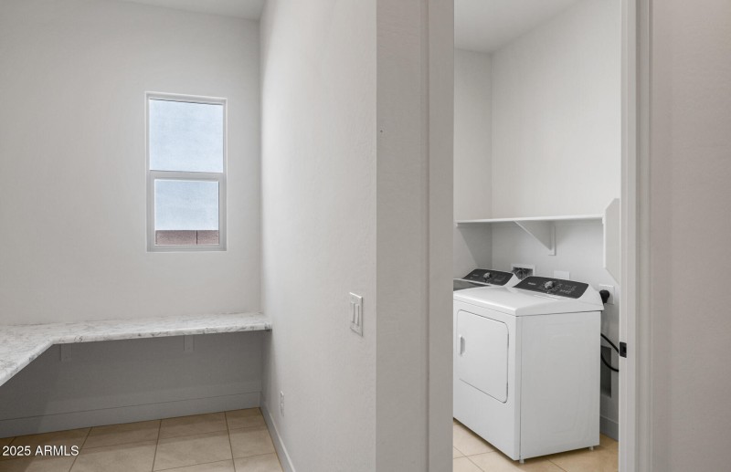 Planning/Workstation Center/Laundry Room