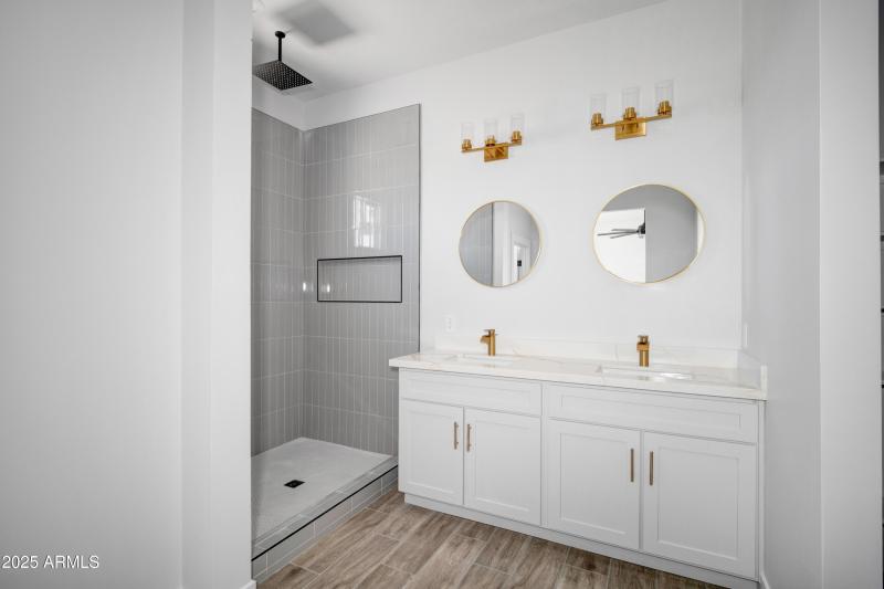 Listing Pictures -55