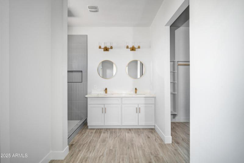 Listing Pictures -52