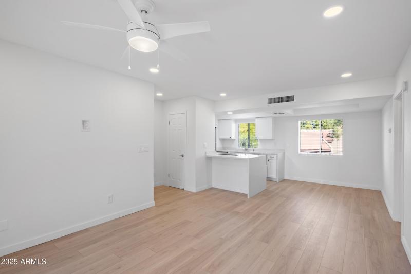 4444 E Paradise Village PKWY 05-Dining