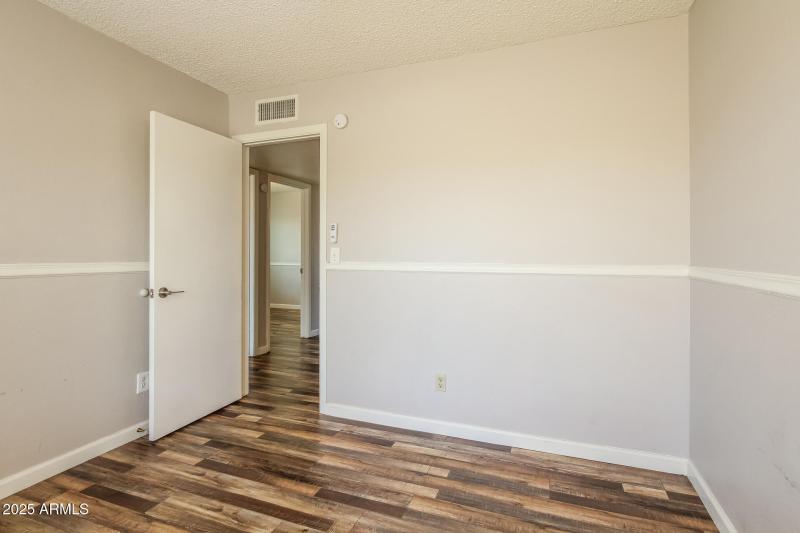 018-photo-bedroom-14732353