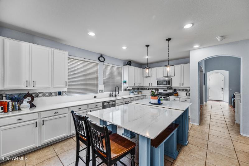 1155 W Laredo Ave-13