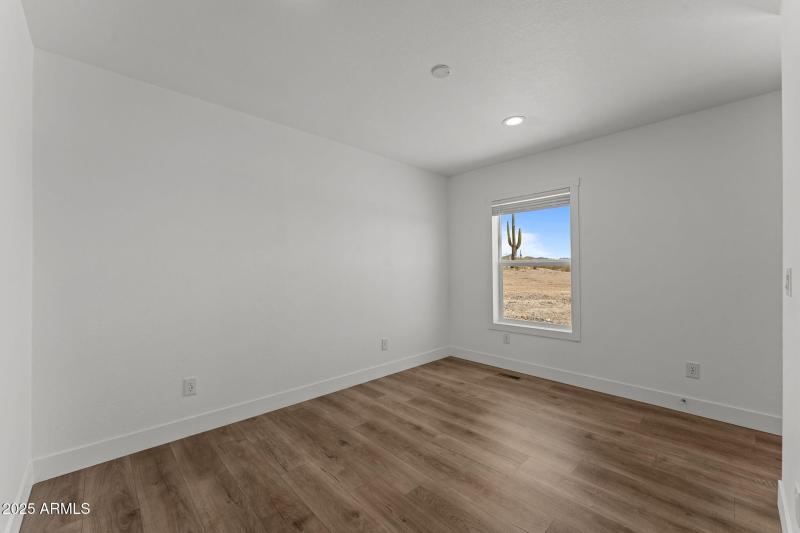 Gathering space with graceful flow