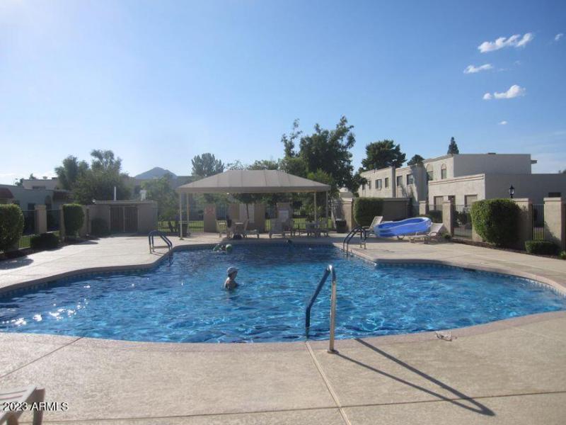 chateau de vie 5 pool 2