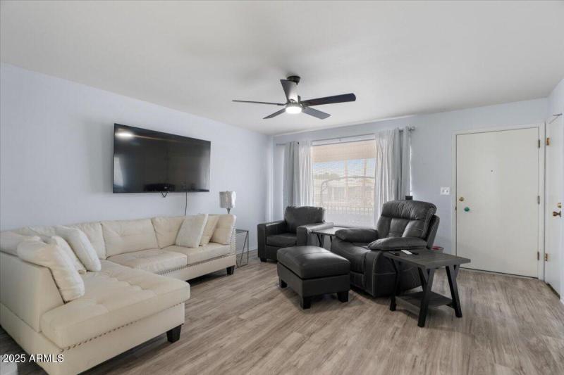 08-Living Room and Entry