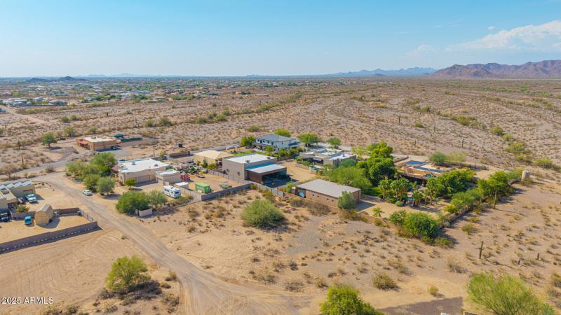 17-West White Feather