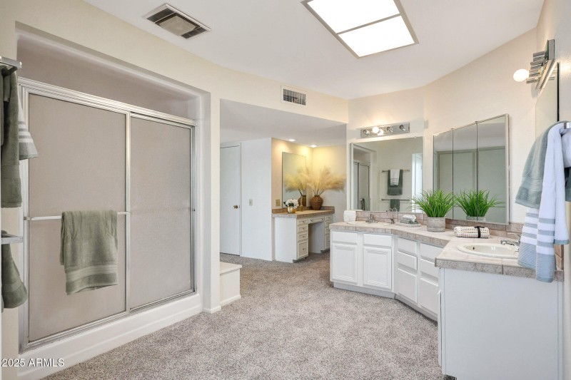 Large primary bath