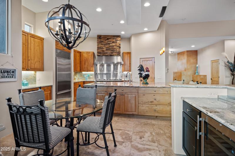 Breakfast Dining and Coffee Bar