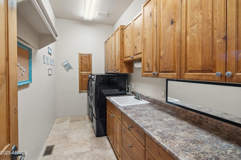 Laundry With Washer & Dryer