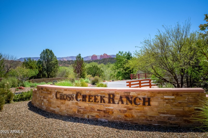 Entrance to Cross Creek Ranch