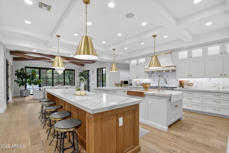 016_263_808_a4m_kitchen_pecan_569