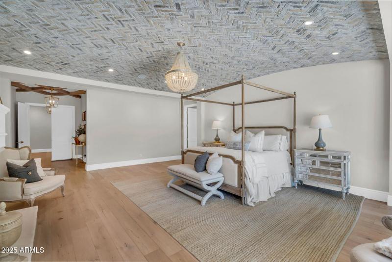 025_51-web-or-mls-35_203