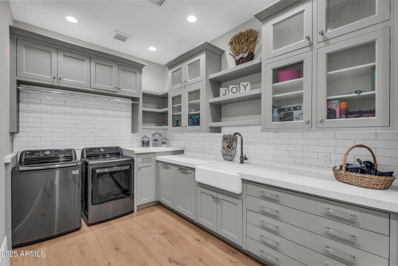 041_92-web-or-mls-83_901