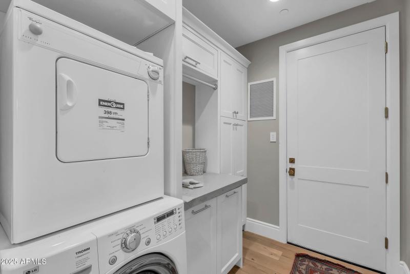 065_95-web-or-mls-86_977