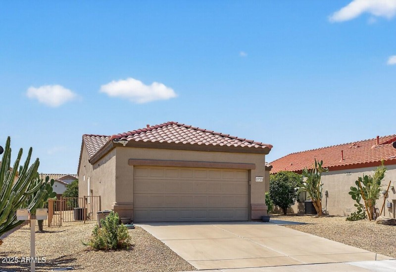 02_15735_W_Arrowhead_Dr2_mls