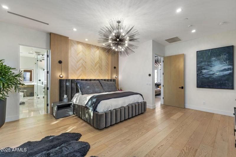 Secondary Primary Suite