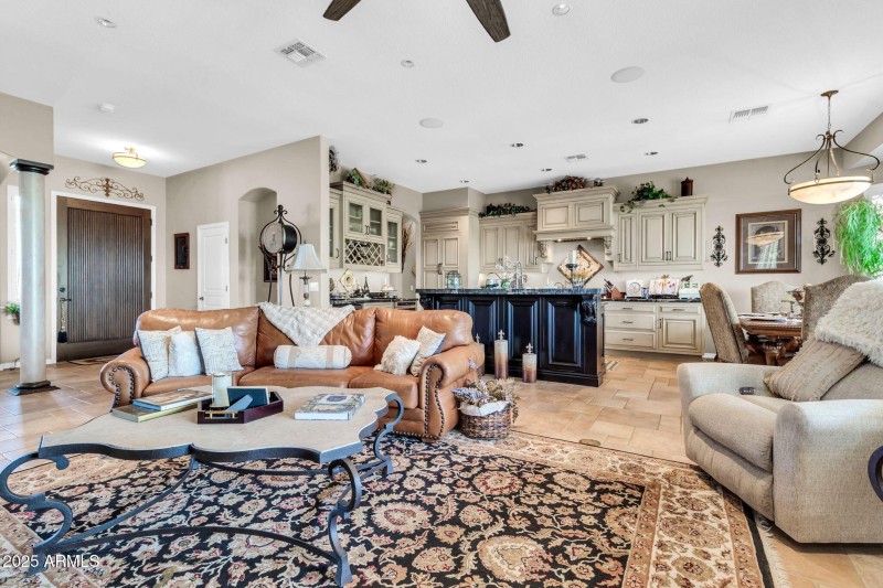 3829 E Peach Tree Dr-5