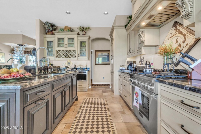 3829 E Peach Tree Dr-19