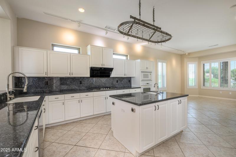 Kitchen Granite Counter Tops