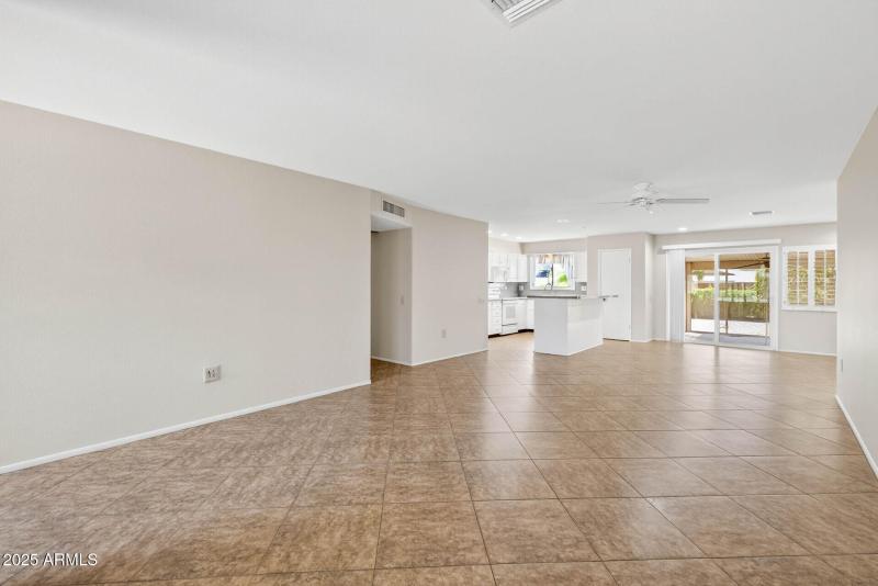 08_13203_W_Castlebar8_mls - Copy