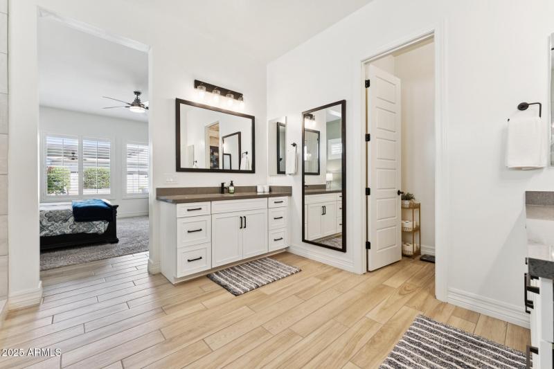 021-primary-bathroom