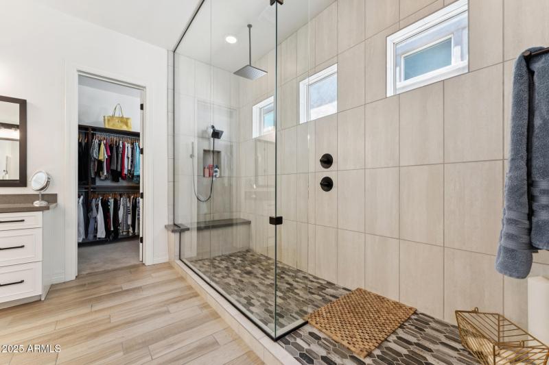 022-primary-bathroom