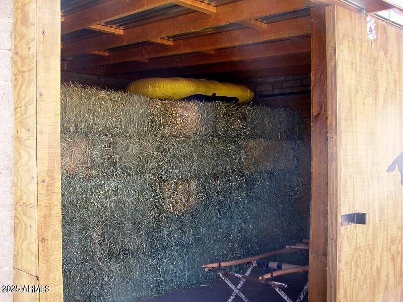 20110725191641699353000000-o