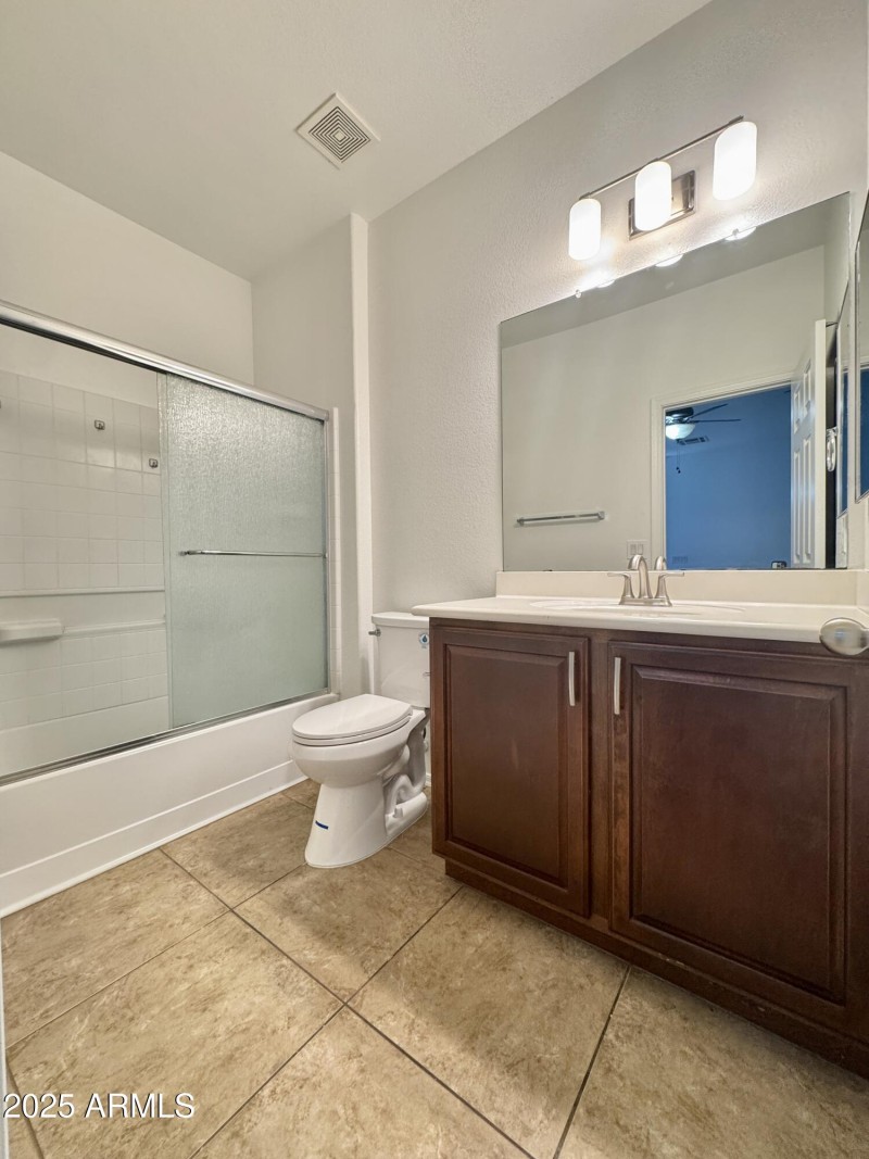 CC7C647D-D672-44D7-B6D1-9363C9B3BF92_1_2