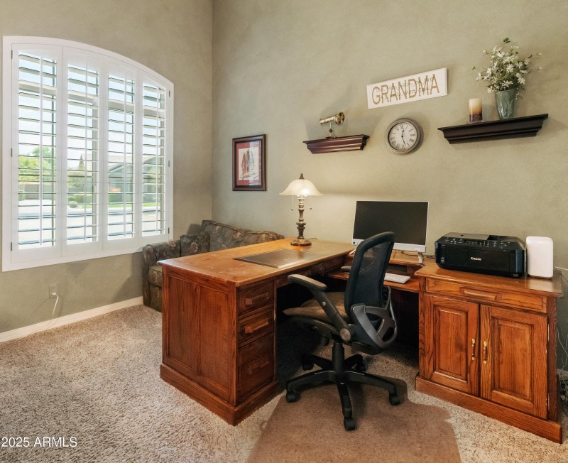 4110 W Oraibi Dr-22.jpg cropped D_s offi