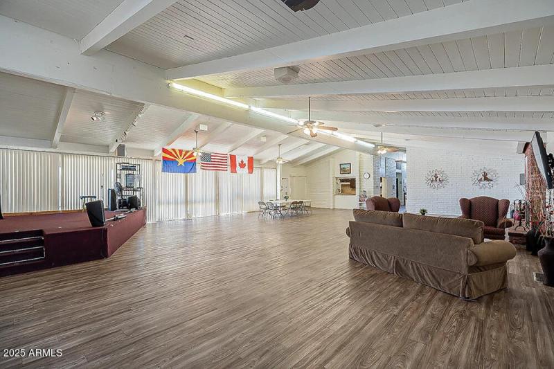 Pacific Manor Community Amenities - Club