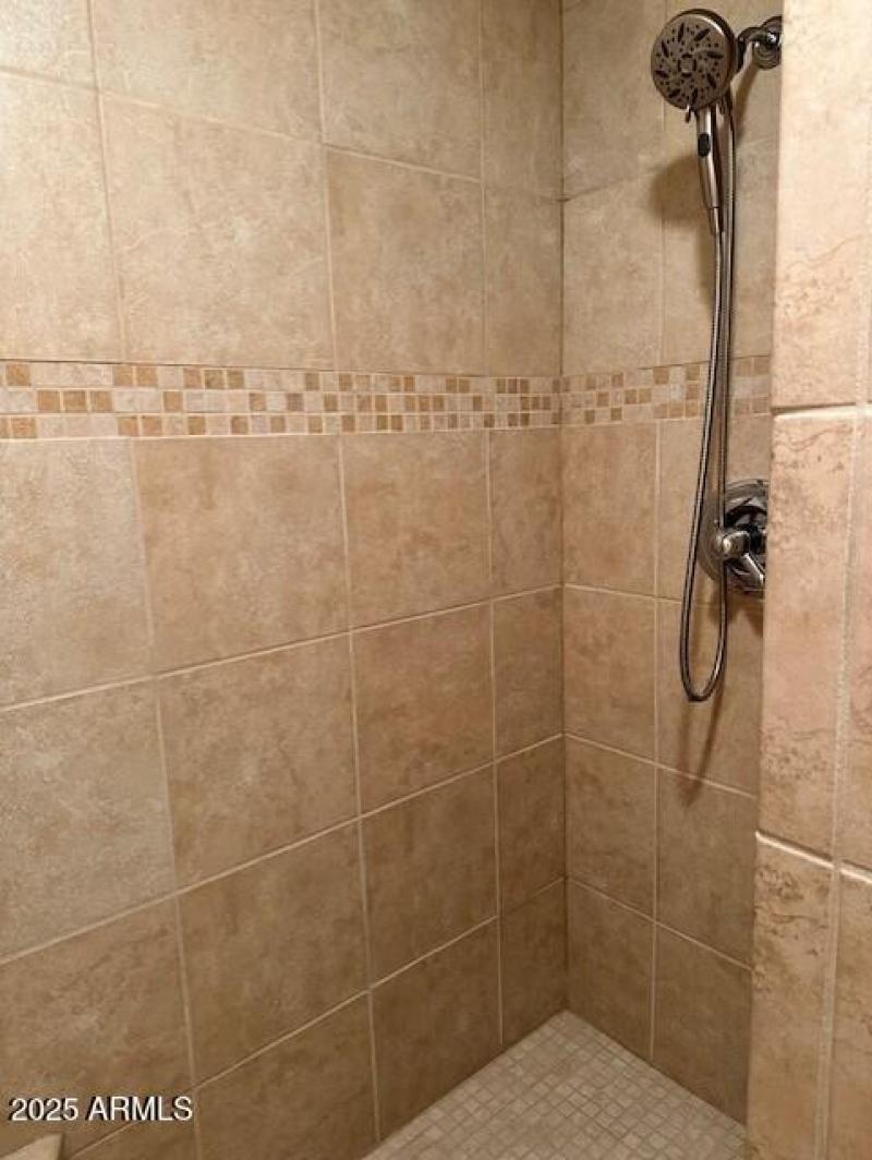 Listing_Bath_Laundry_Room4f80