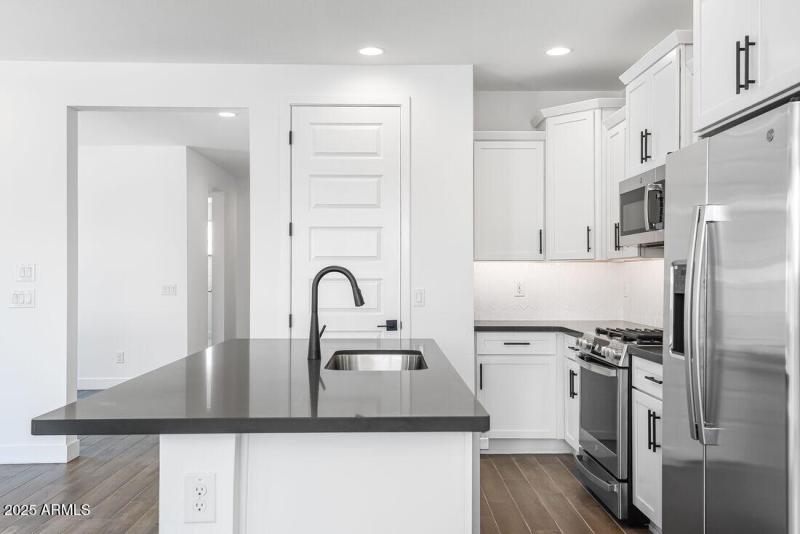 hj-az-phx-cantamia-dolce-lot-30134-kitch