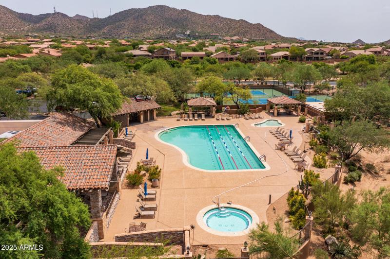 2) Las Sendas Community