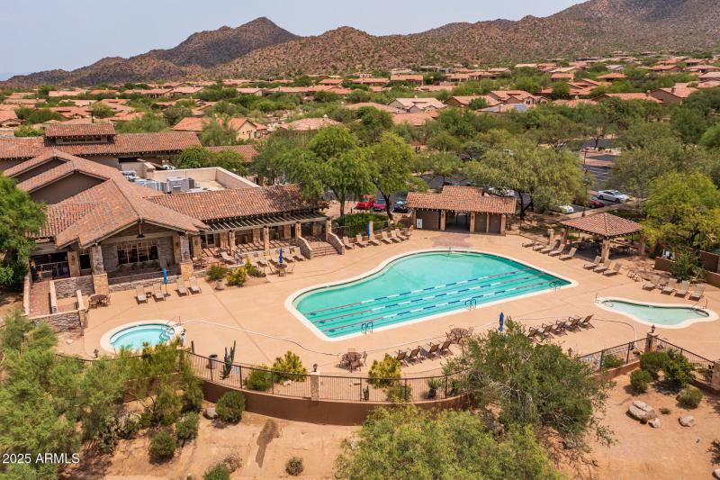 3) Las Sendas Community