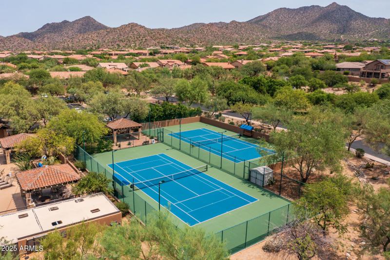 5) Las Sendas Community