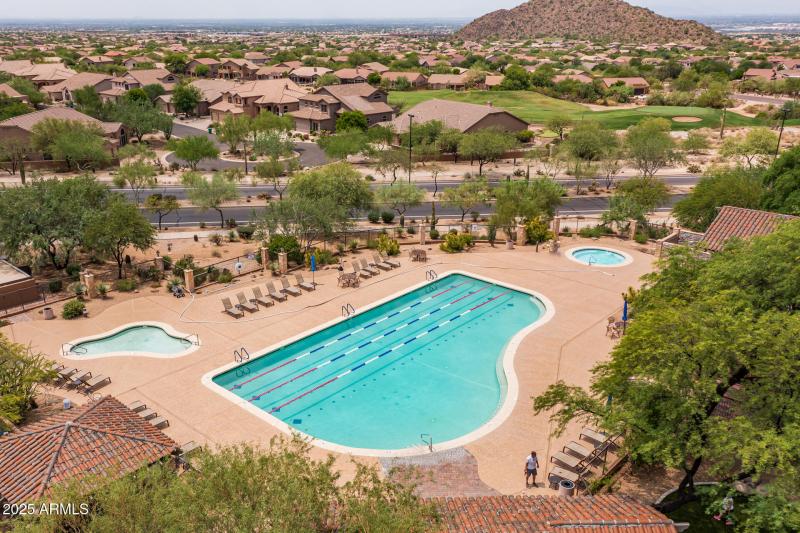 8) Las Sendas Community