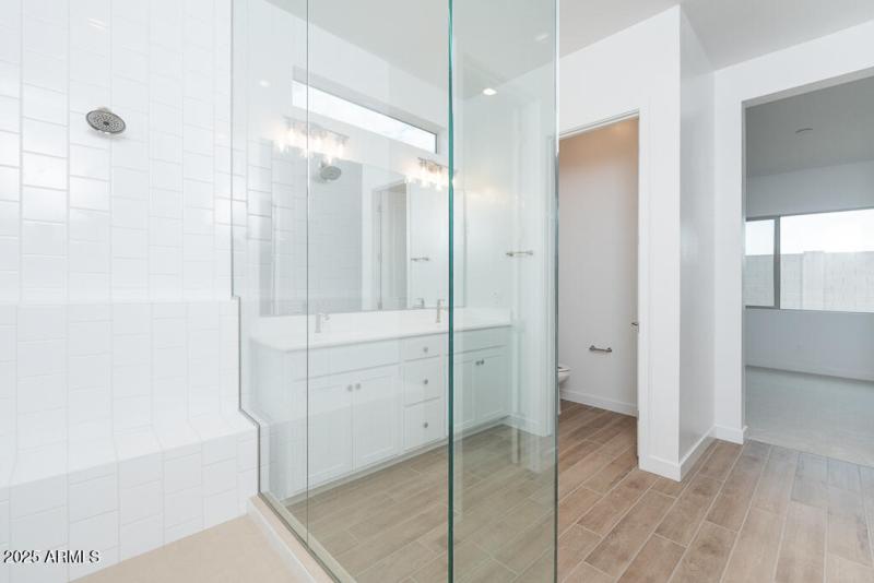 Tri Pointe Soleo 616 - Primary Bath-2MLS