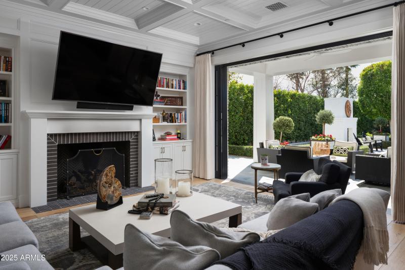 Indoor/Outdoor Living