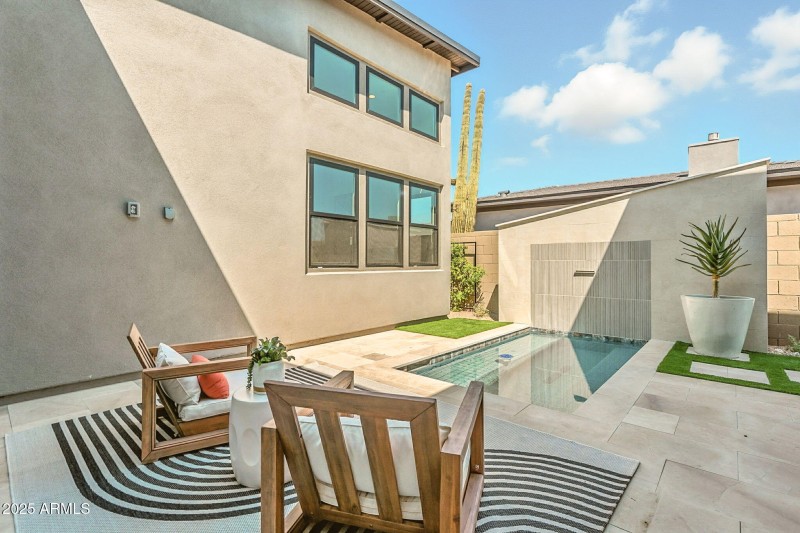 Center Courtyard with Spool