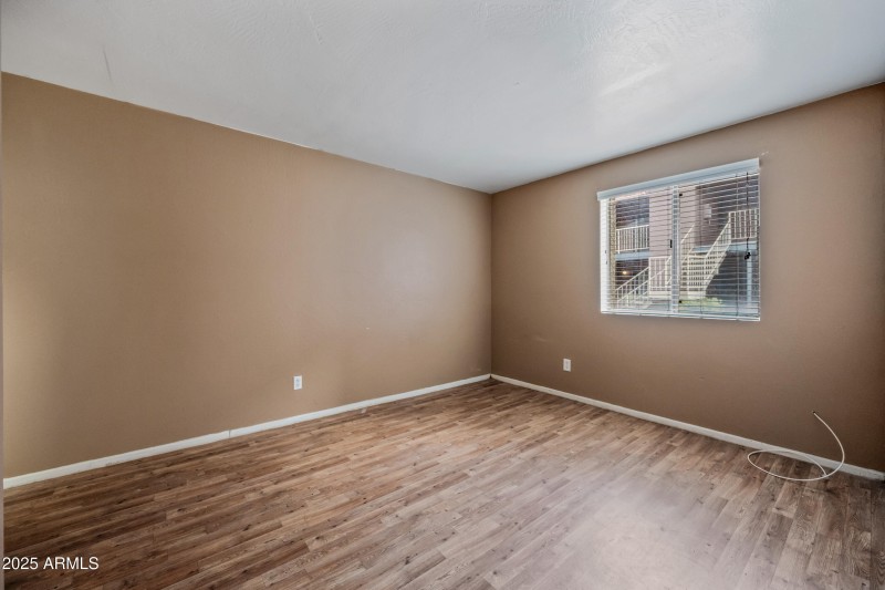 13-16602N25S114-ocupix