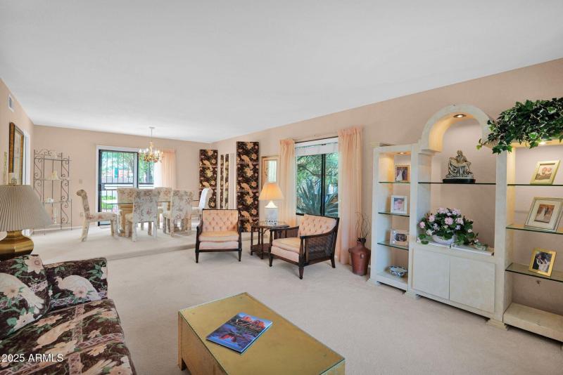 Family Room to Dining