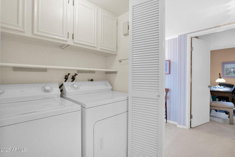 Laundry with washerdryer