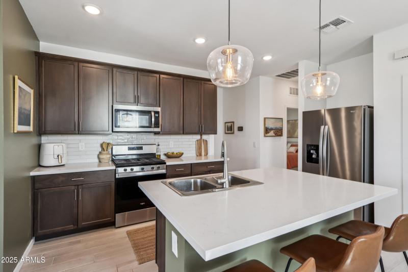 16-print-W-Hillman-Dr-S1808-016-scaled