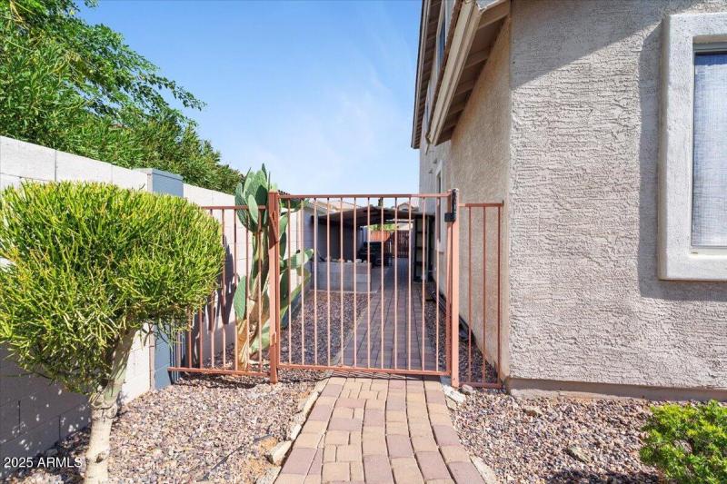 Side Yard/ RV Gated