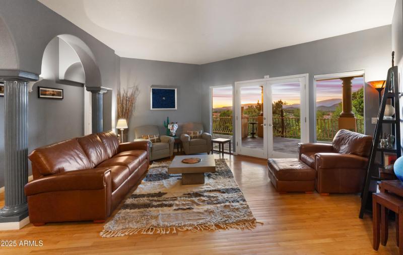 Love the arches and columns