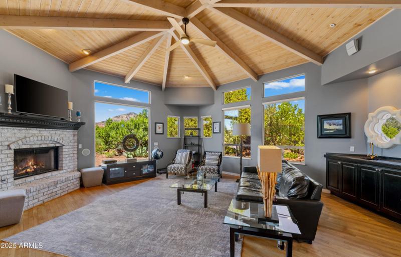 Now this is a GREAT room!