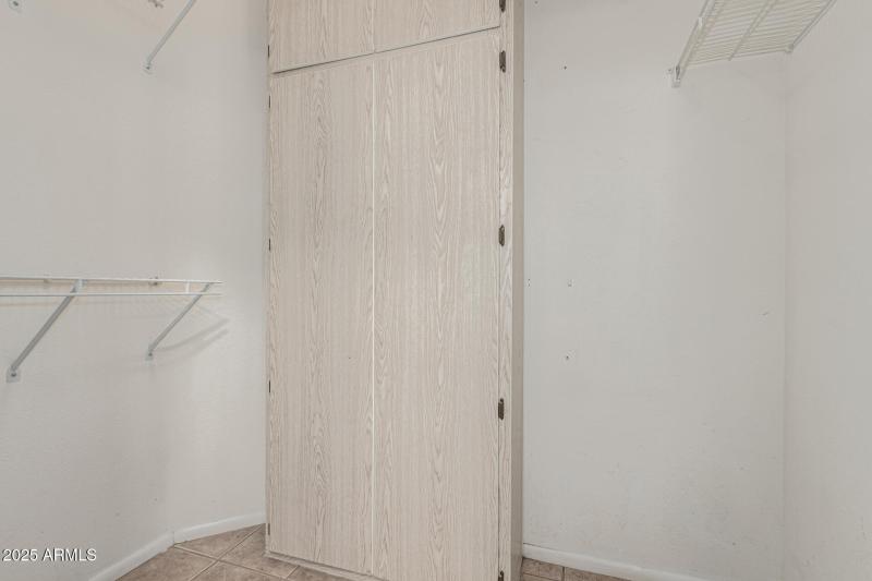 27 - Master ClosetEucalyptus 15712